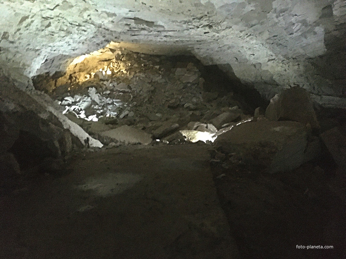 Кунгурская ледяная пещера. Грот &quot;Великан&quot;.