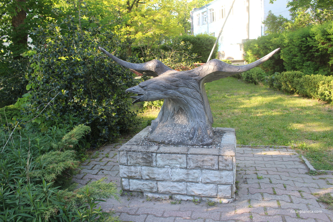 Скульптура &quot;Орёл&quot;.