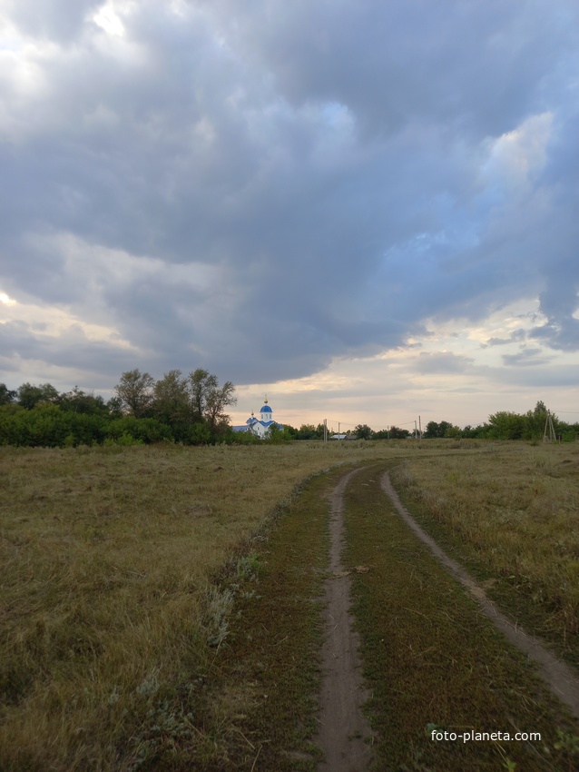Дорога к церкви