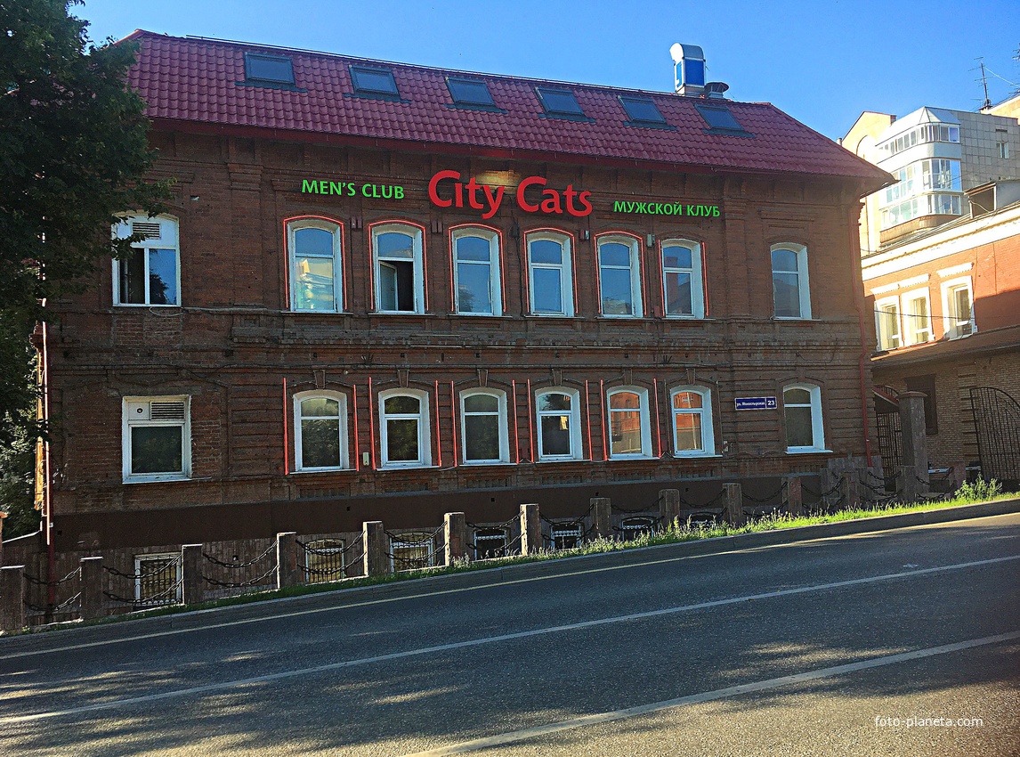 Мужской стриптиз-клуб City Cats на Монастырской улице, 23.