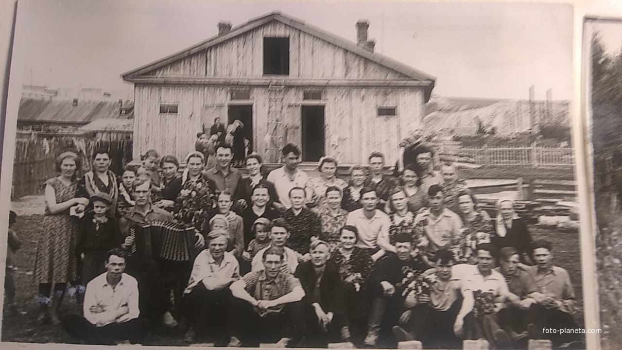 Жители барака