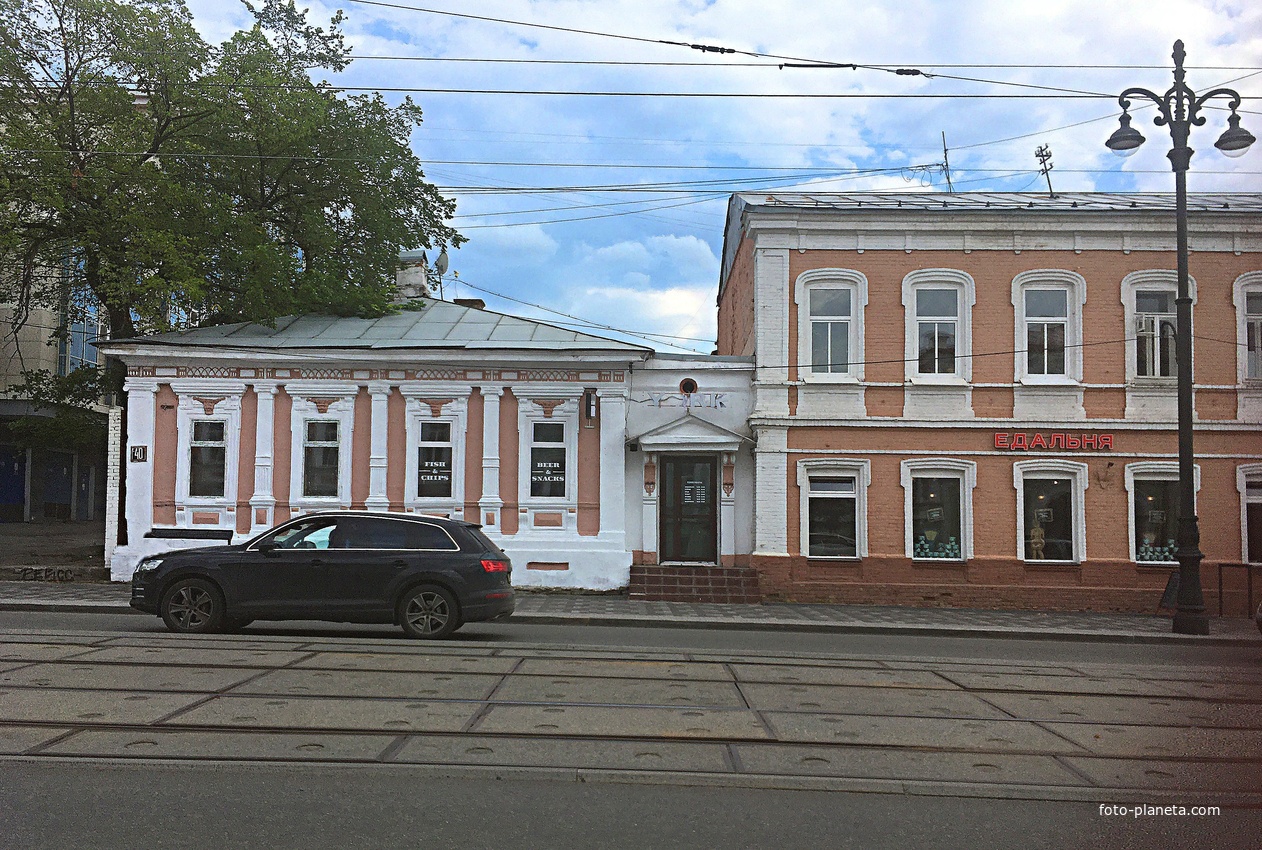 Бывший паб &quot;Йорк&quot; по ул. Ленина 40 и кафе-столовая &quot;Едальня&quot; по ул. Ленина, 42.