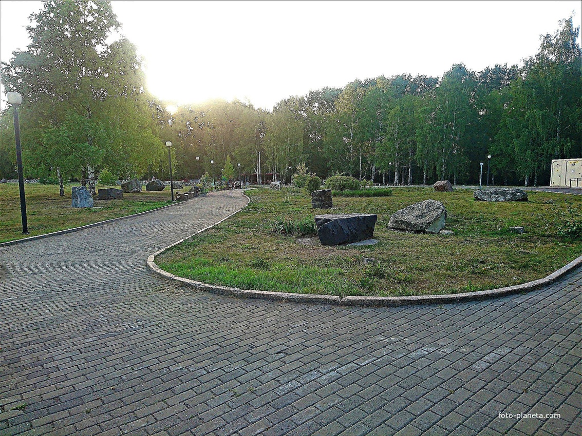 Мегалиты в саду им. 250-летия города Перми (неофициальное название сад камней).