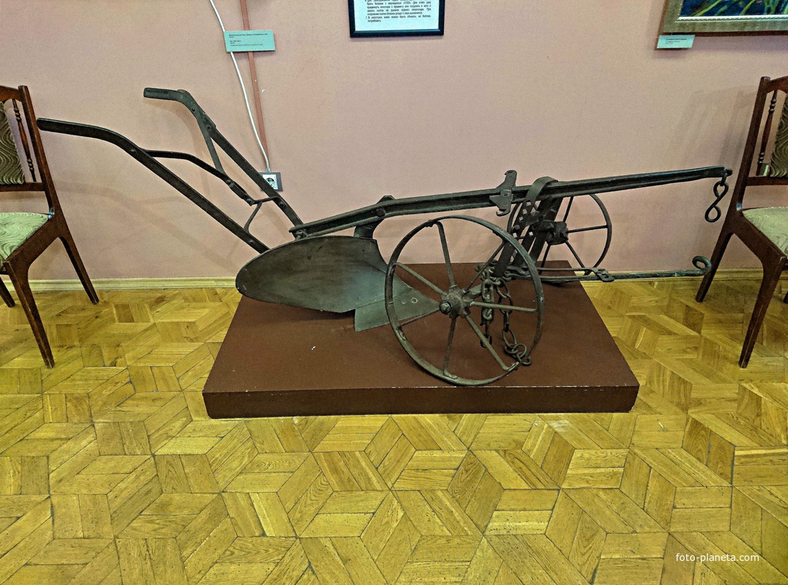 Экспозиции краеведческого музея. Плуг землепашца.