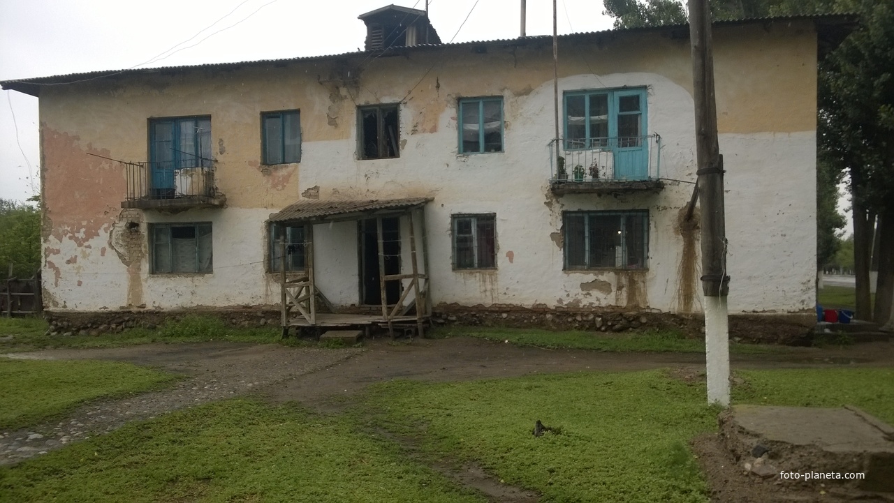 В 1970 году в этом здании находилась школа им. Тельмана.