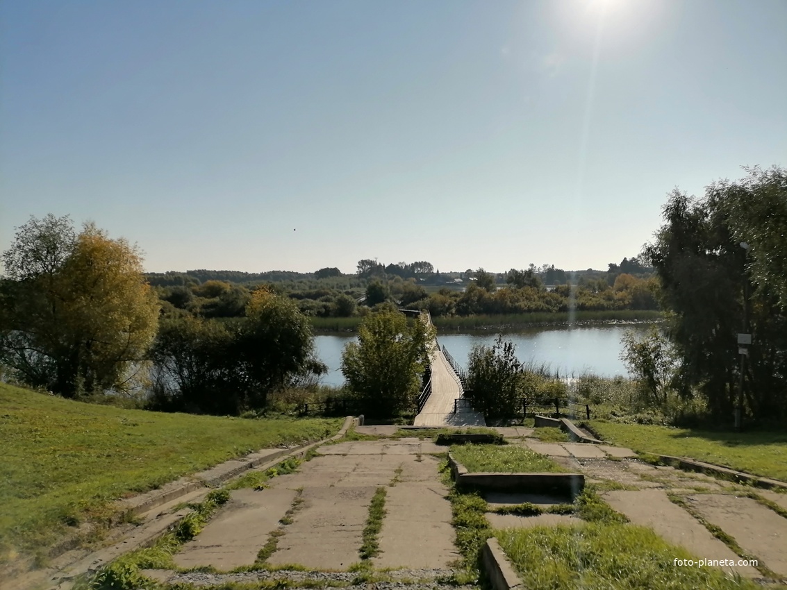 Спуск к Аптечному озеру