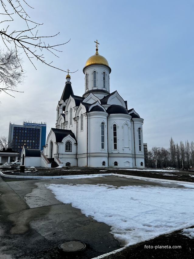 Храм во имя Святых первоверховных апостолов Петра и Павла