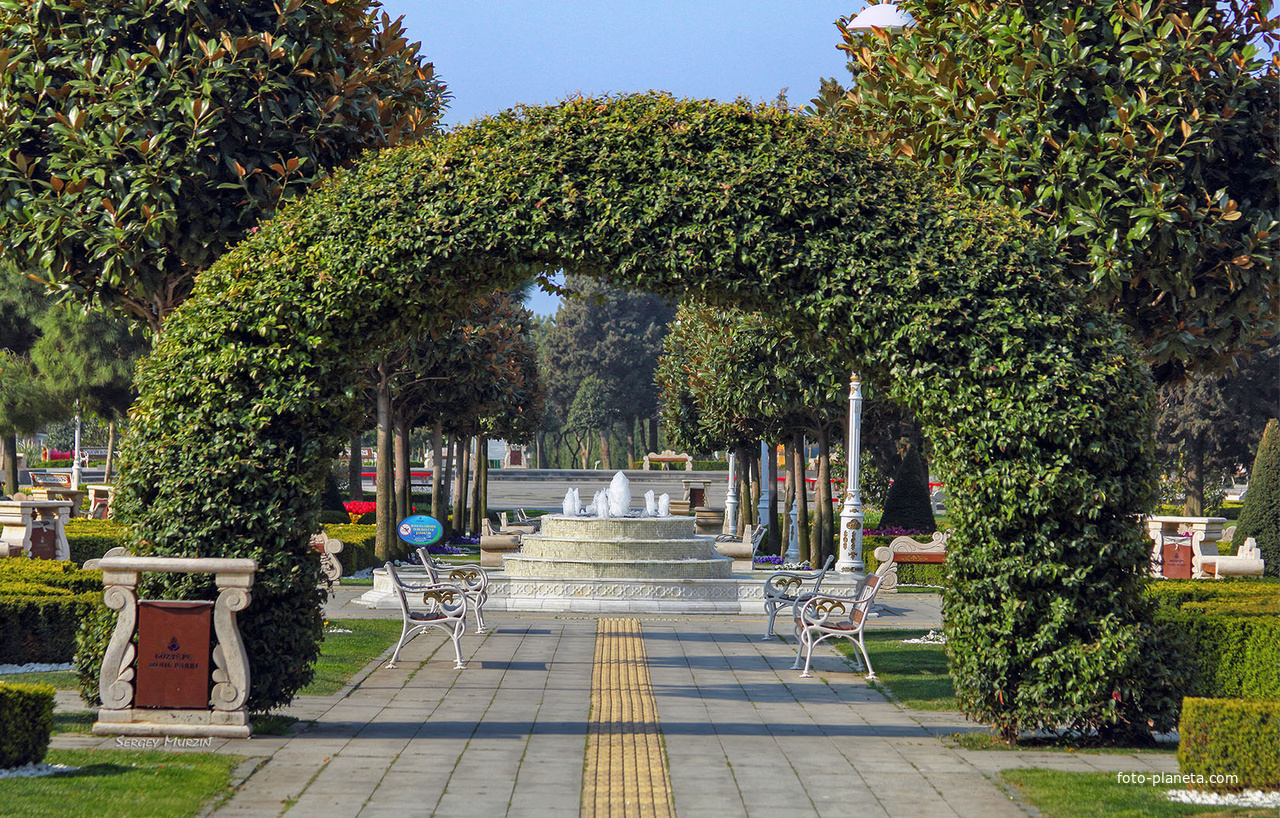 Стамбул.  Парк 60-летия Гёзтепе  ( İBB Göztepe 60. Yıl Parkı )