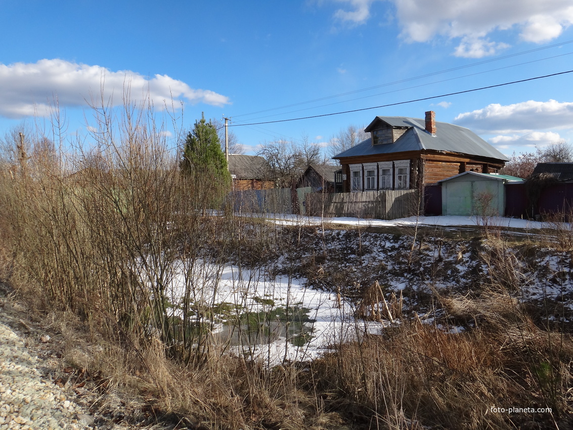 Дом 37 в деревне Поздняки.