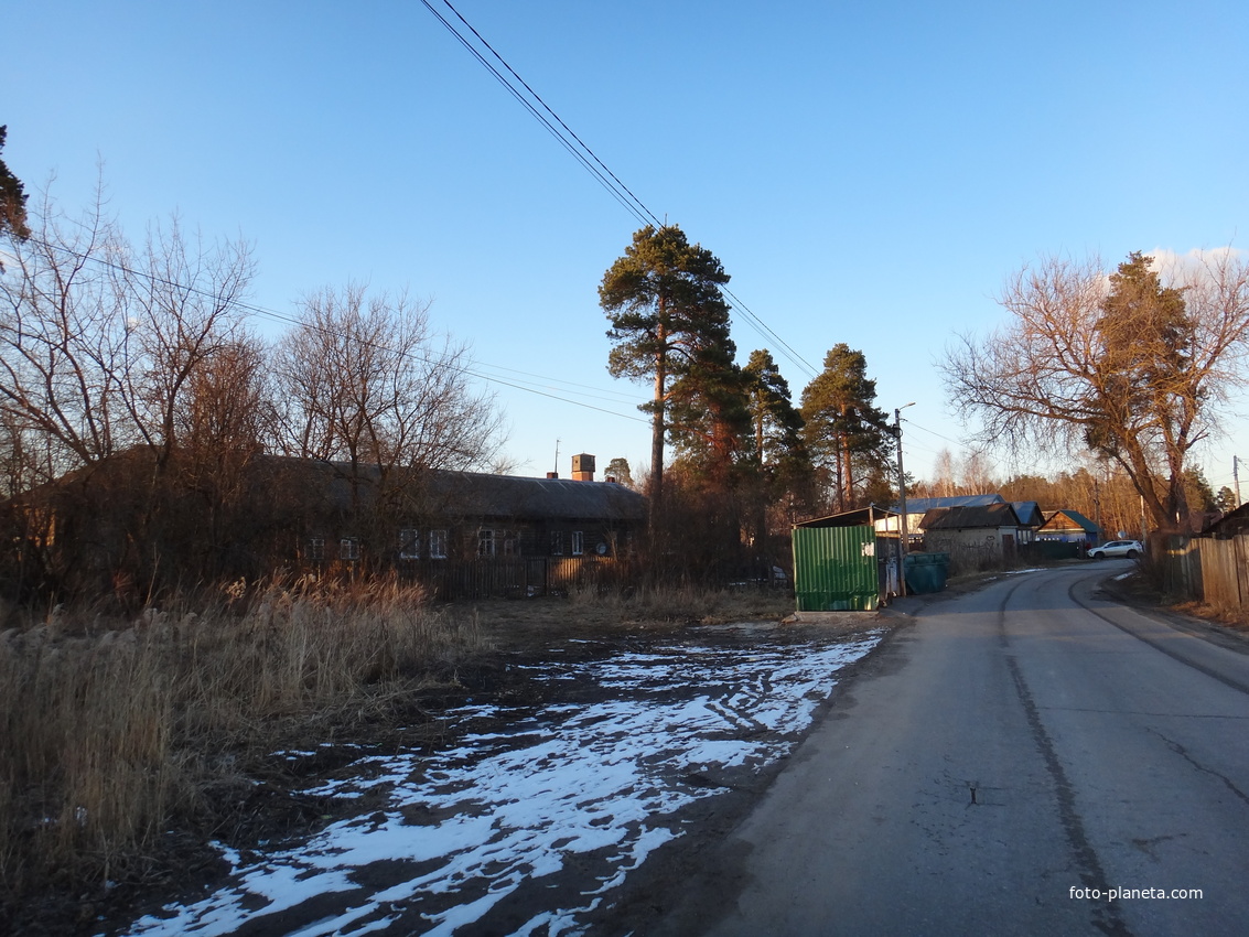 В конце Совхозной улицы.