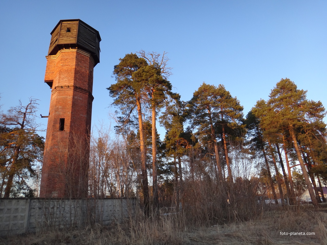 Водонапорная башня 1966г. между Западной и Октябрьской улицей.