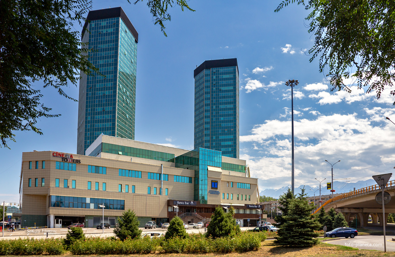 Алматы.  Многофункциональый бизнес-комплекс Almaty Towers