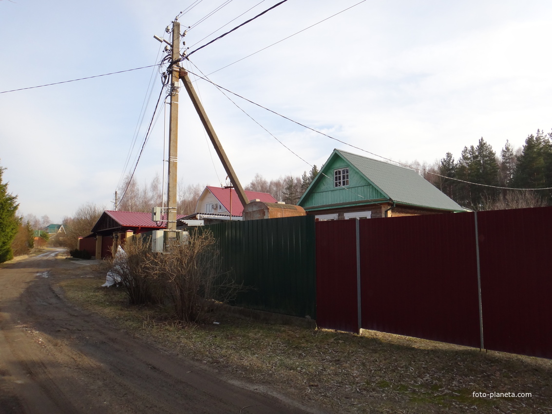 Западная окраина деревни.