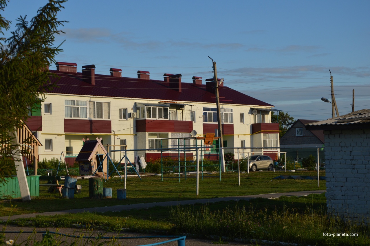 Многоквартирный двор &quot;Камушки&quot;