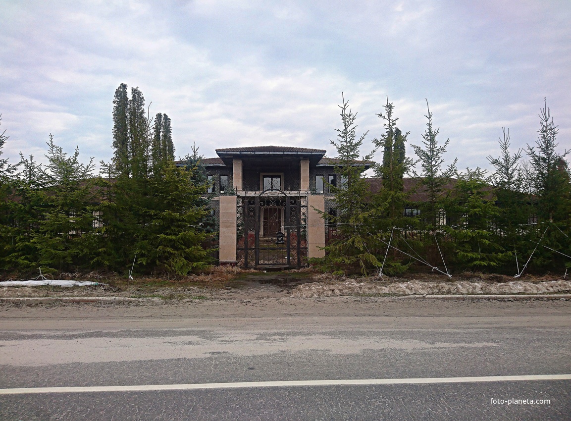 Один из домов в деревне.