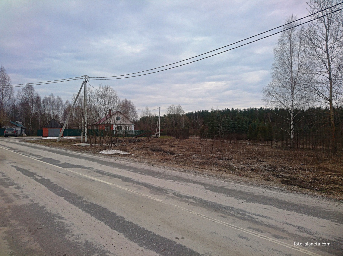 На окраине деревни.