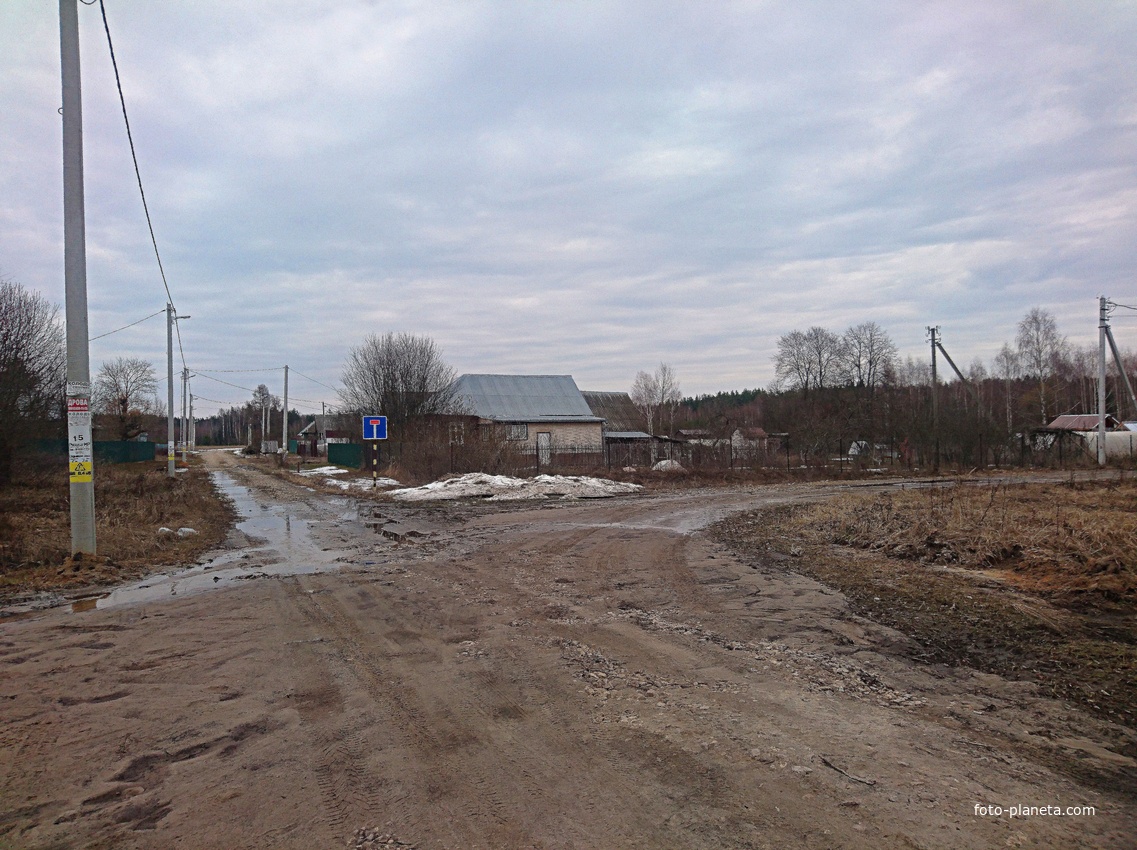 Перекрёсток в деревне.