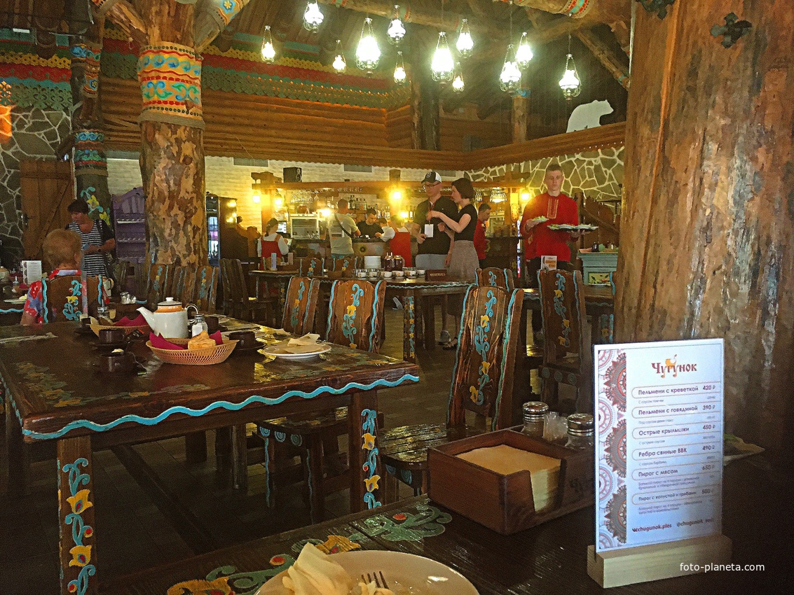 В ресторане &quot;Чугунок&quot; туристического комплекса &quot;Миловка&quot;.