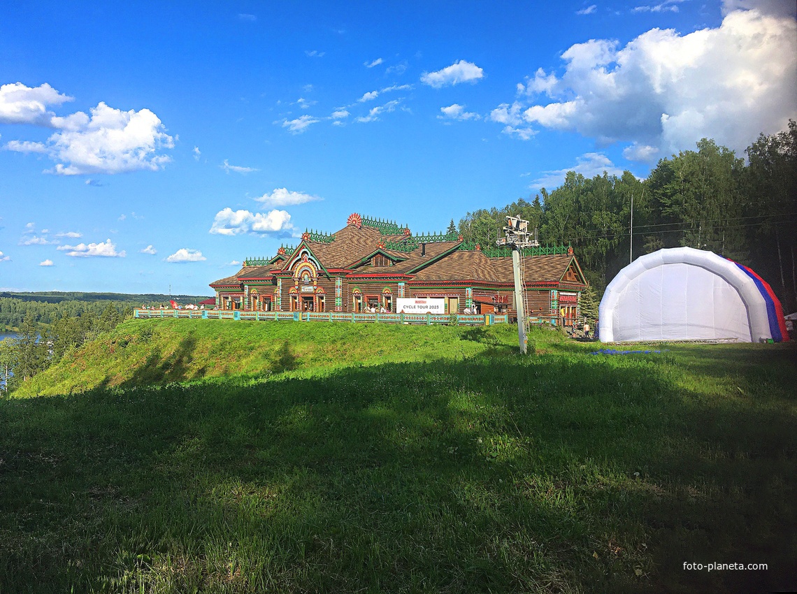 На территории туристического комплекса &quot;Миловка&quot;.
