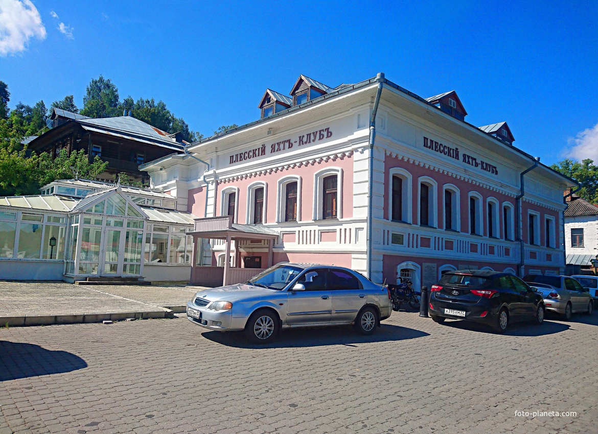 Плёсский яхт-клуб.