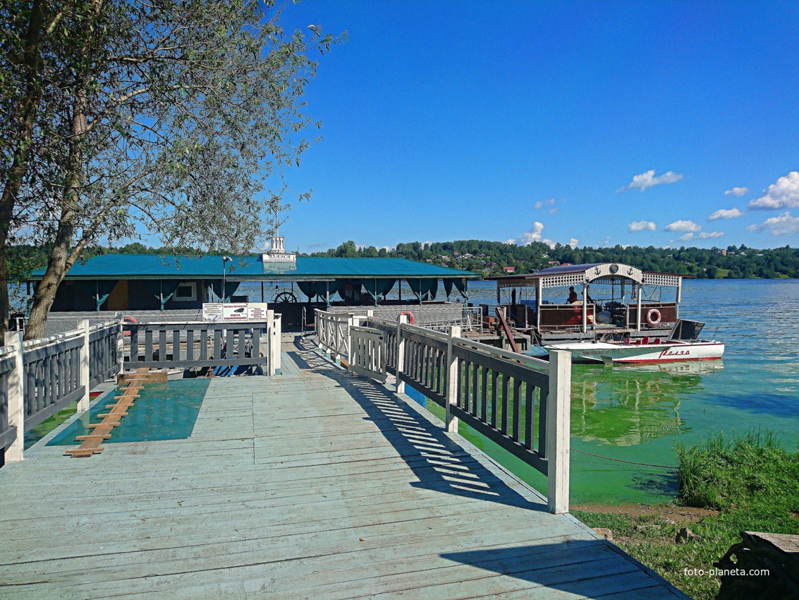 Пристань на Волге.