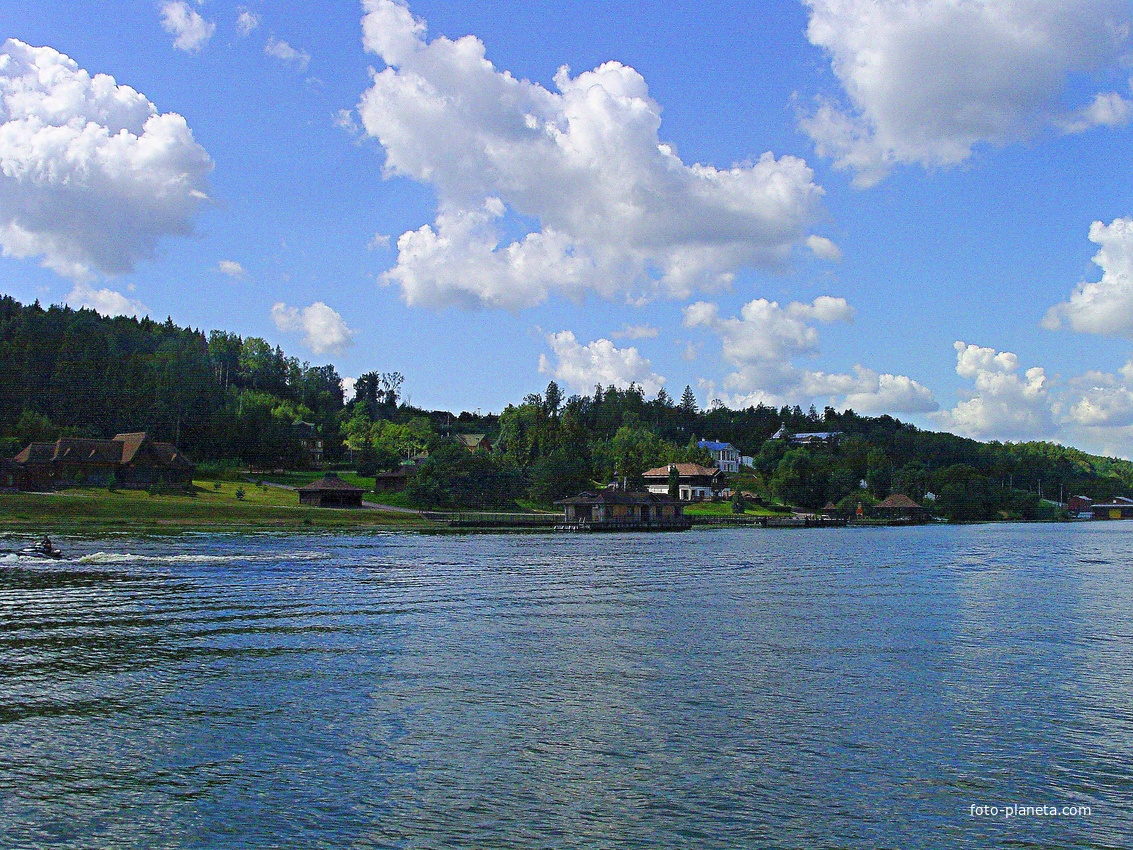 Побережье села.