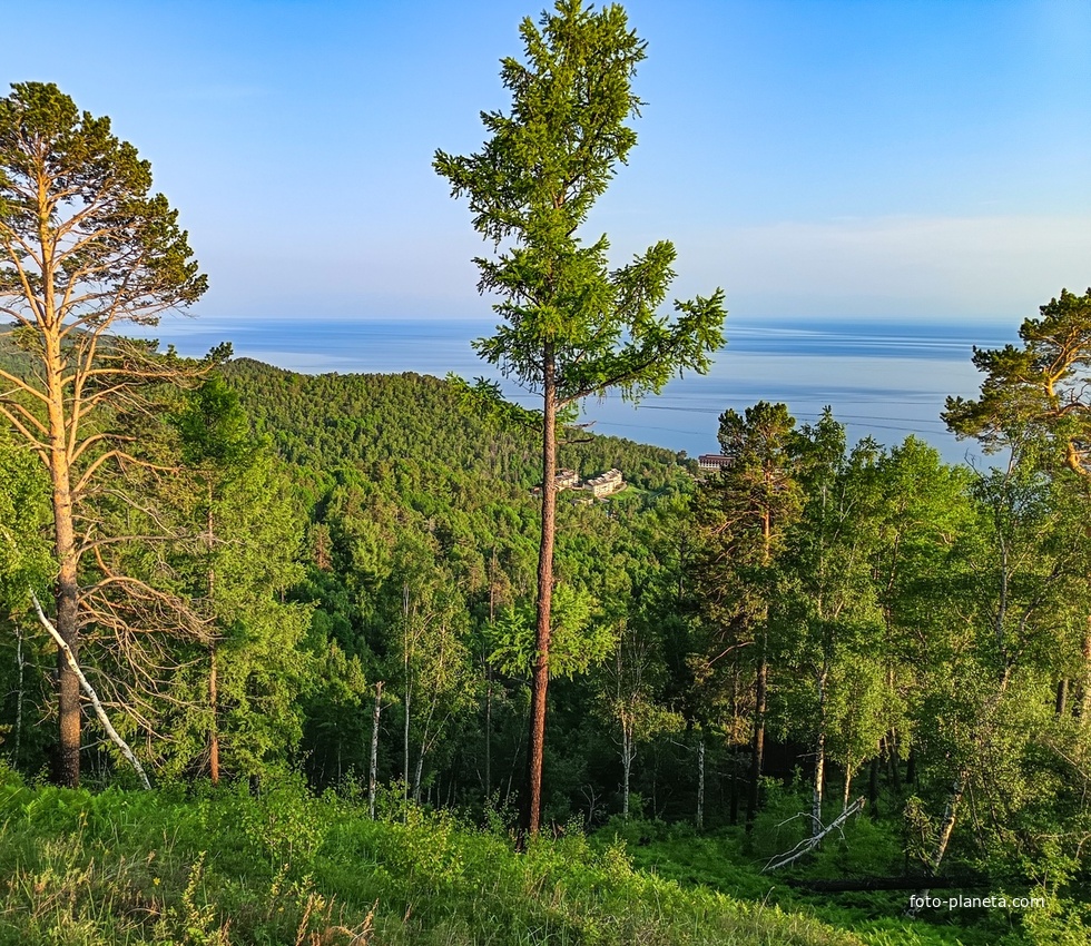 Вид с камня Черского на окрестности Листвянки