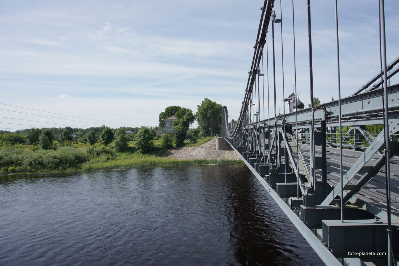 Цепной мост через реку Великая