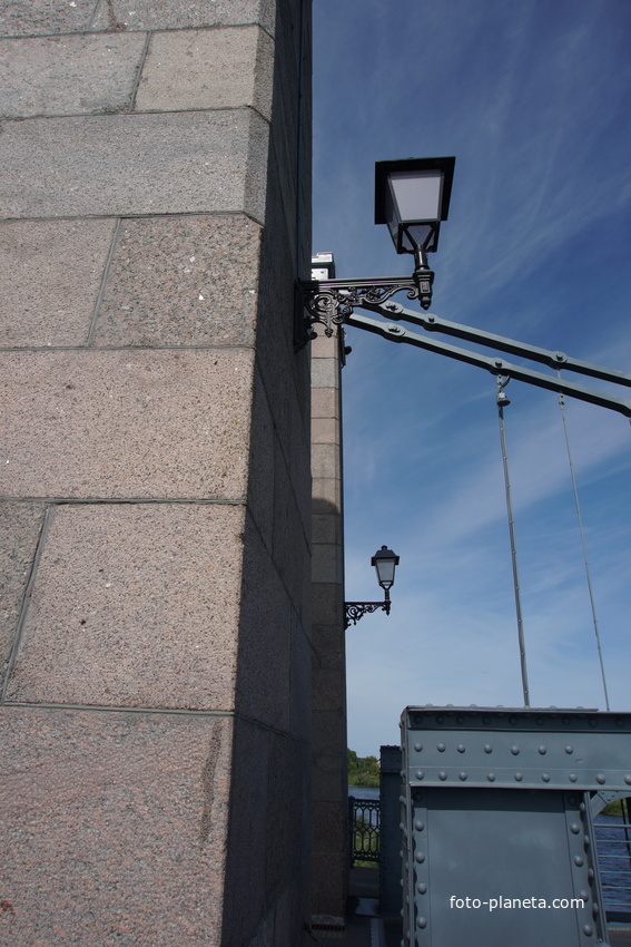 Цепной мост через реку Великая