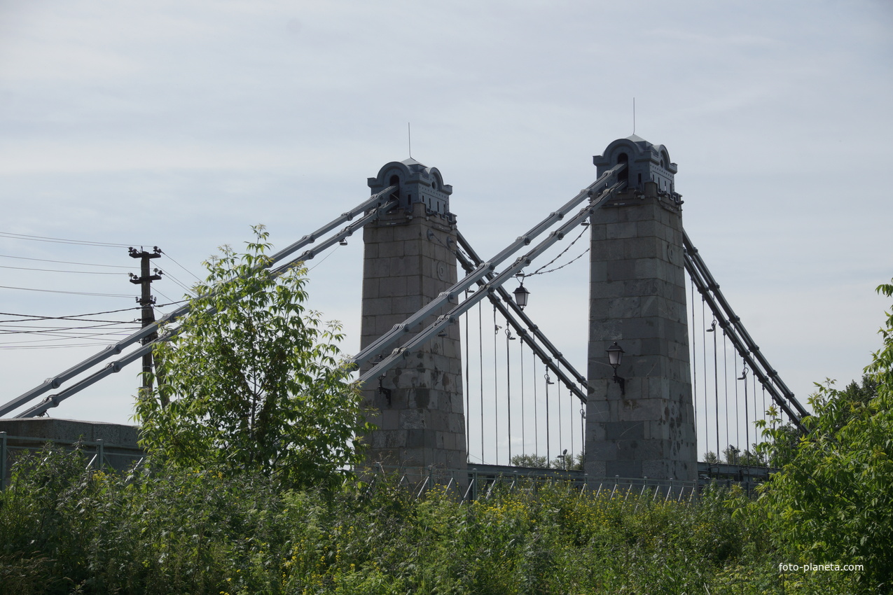 Мост через реку Великая в городе Остров
