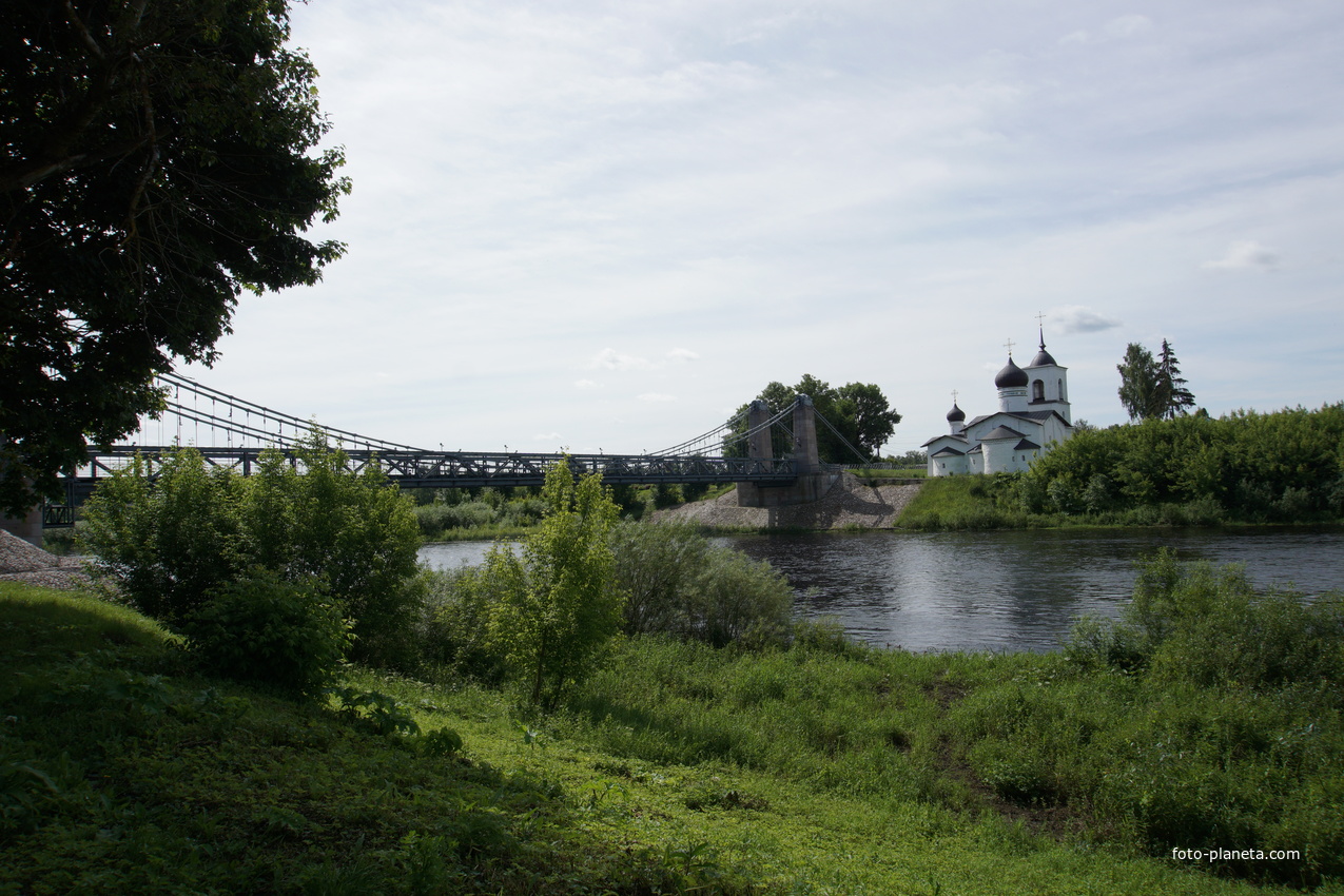 Цепной мост через реку Великая