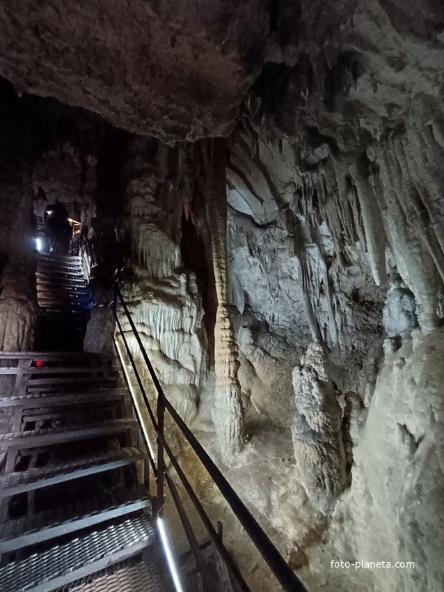 Большая Азишская пещера