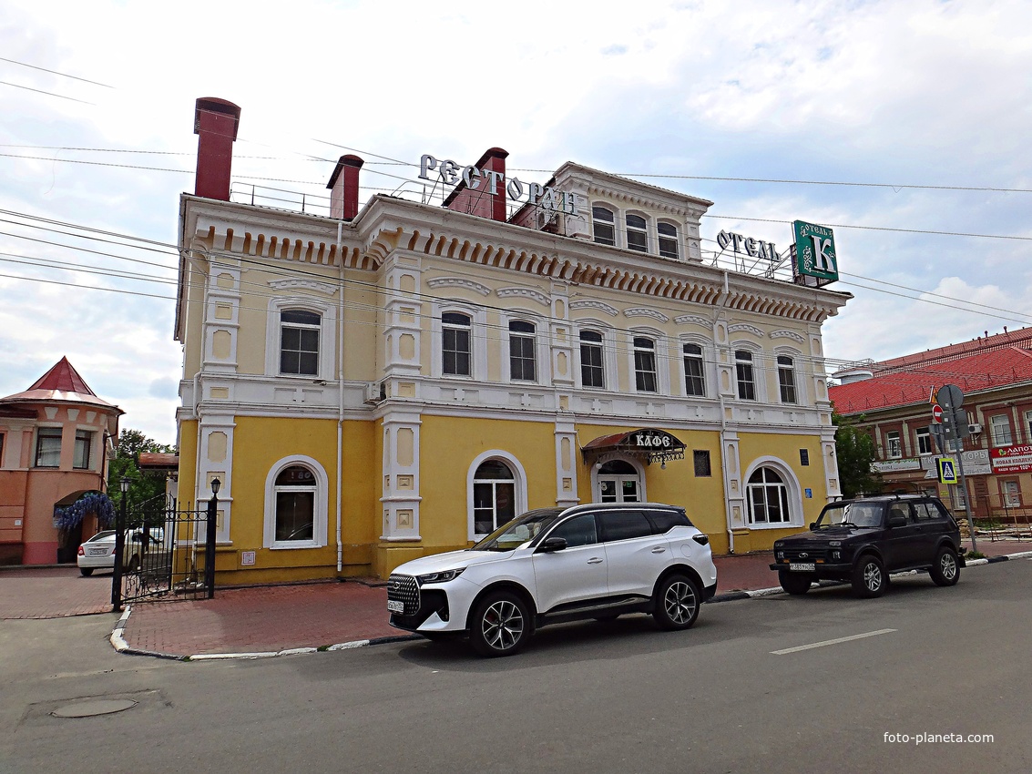 Ресторанно-гостиничный комплекс &quot;Купеческий клуб&quot; на ул. Ленина.