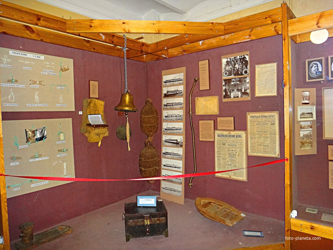 Краеведческий музей. Экспозиция &quot;Ремёсла&quot;. Судовой уголок.