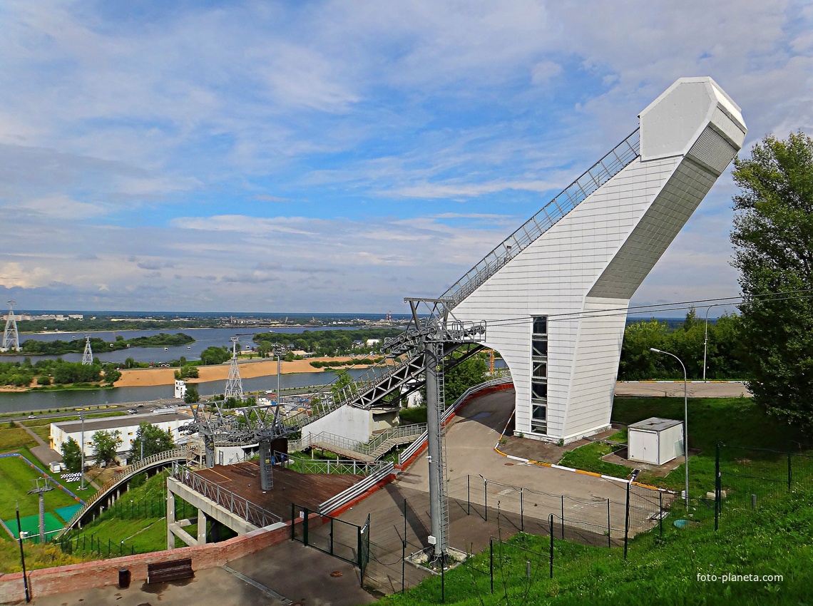 Нижегородский трамплин К-60 у Сенной площади. Вид с обзорной площадки на Казанском съезде.