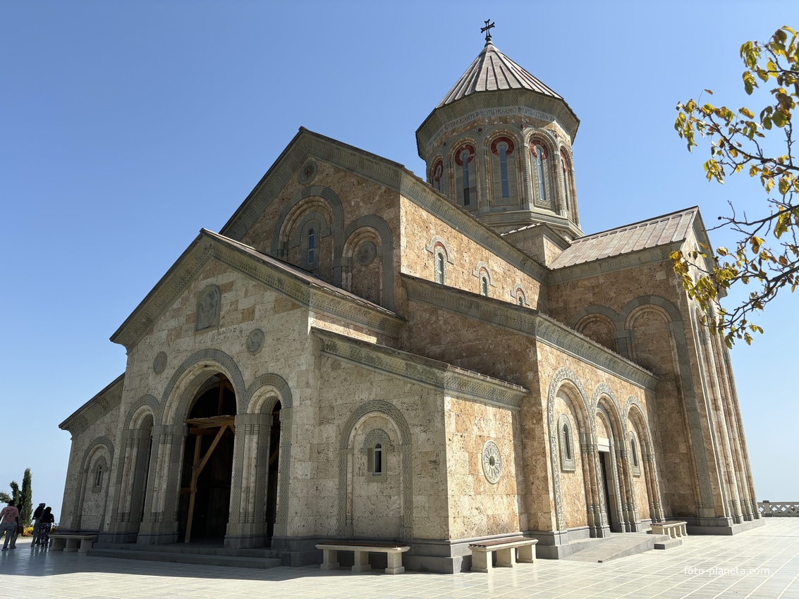 Собор Георгия Победоносца и св. Нины