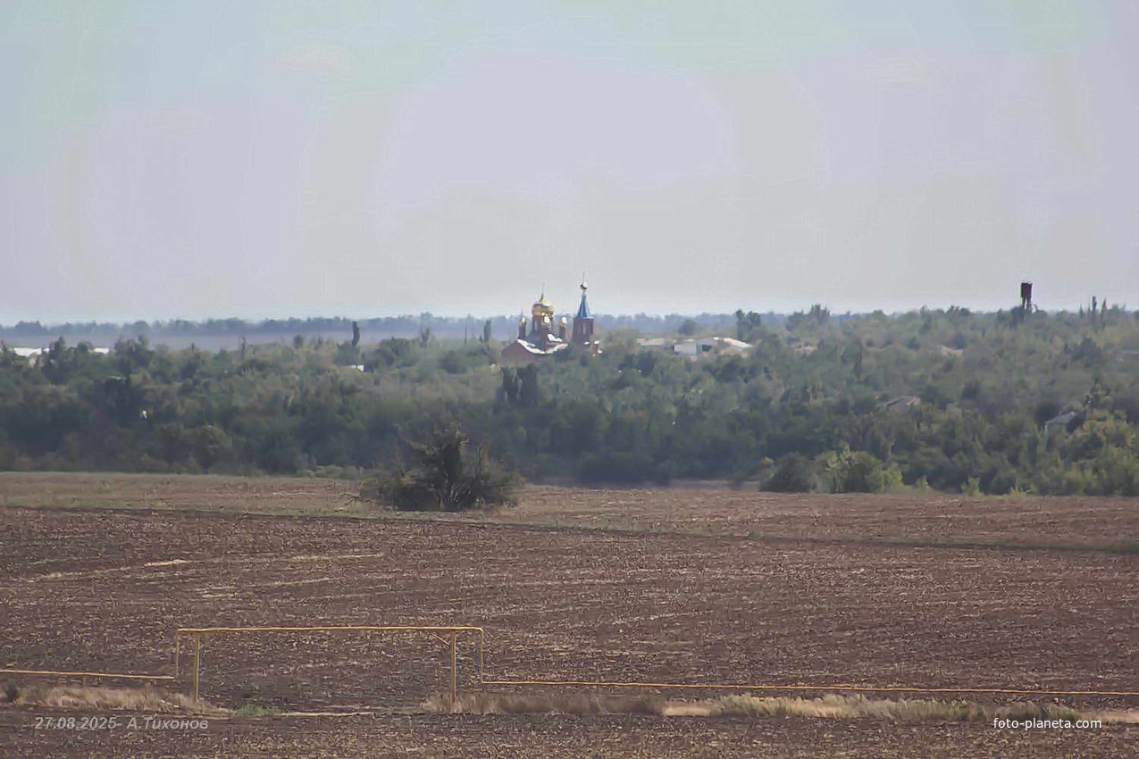 Вид с центра Евсеевского на храм х. Мостового