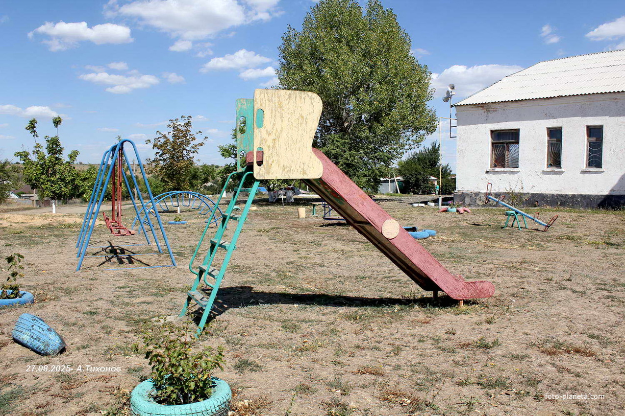 Детская площадка у Дома культуры