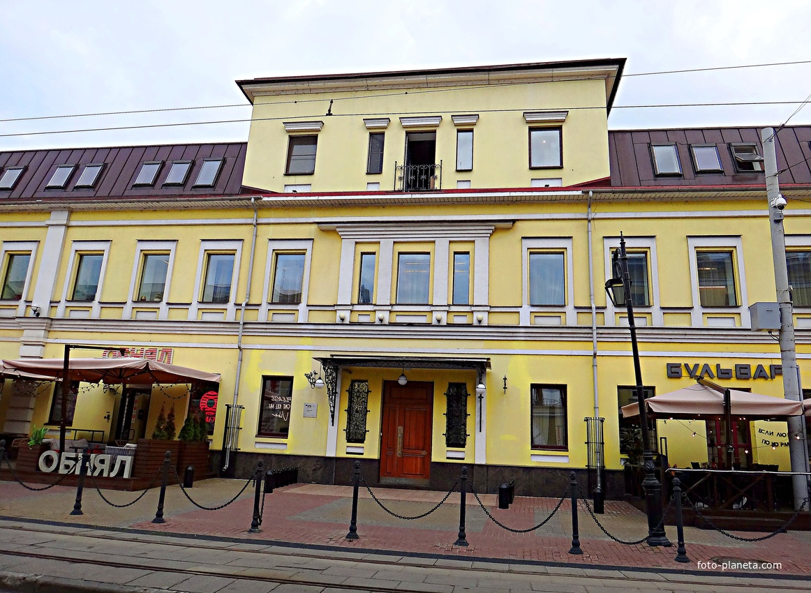 Рождественская ул. 36. Дом купца Д. И. Климова — построен в 1840—1842 гг. Автор проекта — первый городовой архитектор Нижнего Новгорода Г. И. Кизеветтер. Снесён в начале 70-х годов XX века, а затем воссоздан согласно архивным чертежам в 2001 году.