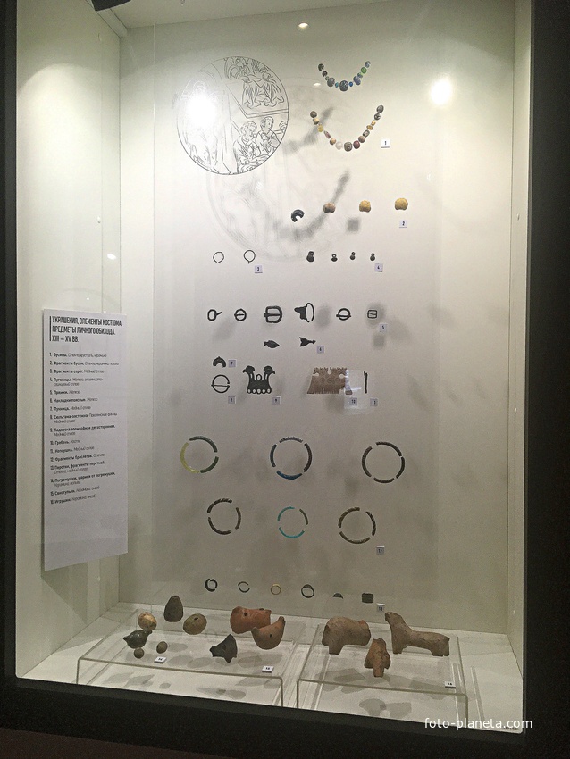 «Град на усть Оки» — двухуровневая экспозиция в Никольской башне Нижегородского кремля. Украшения, элементы костюма, предметы личного обихода XIII-XVвв.