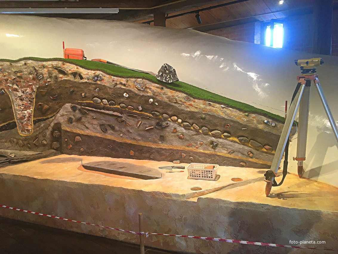 «Град на усть Оки» — двухуровневая экспозиция в Никольской башне Нижегородского кремля. Раздел Археологии.