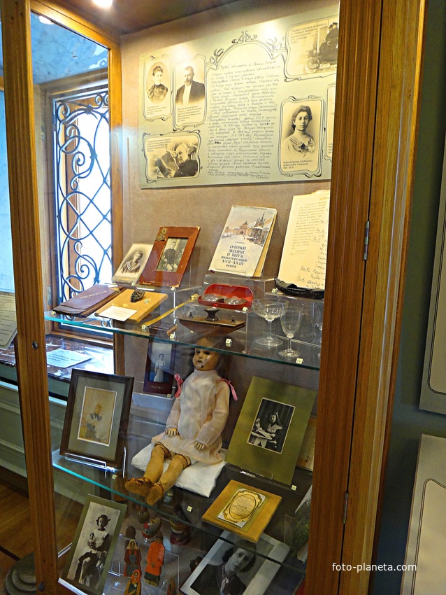 Усадьба Рукавишниковых. Историко-архитектурный музей-заповедник. Экспонаты, принадлежавшие купеческой семье Сергеевых.