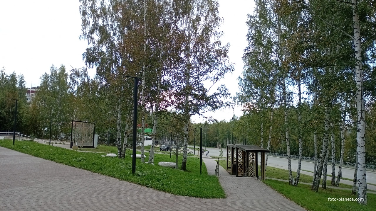 Музей рядом парки, аллеи, прудики