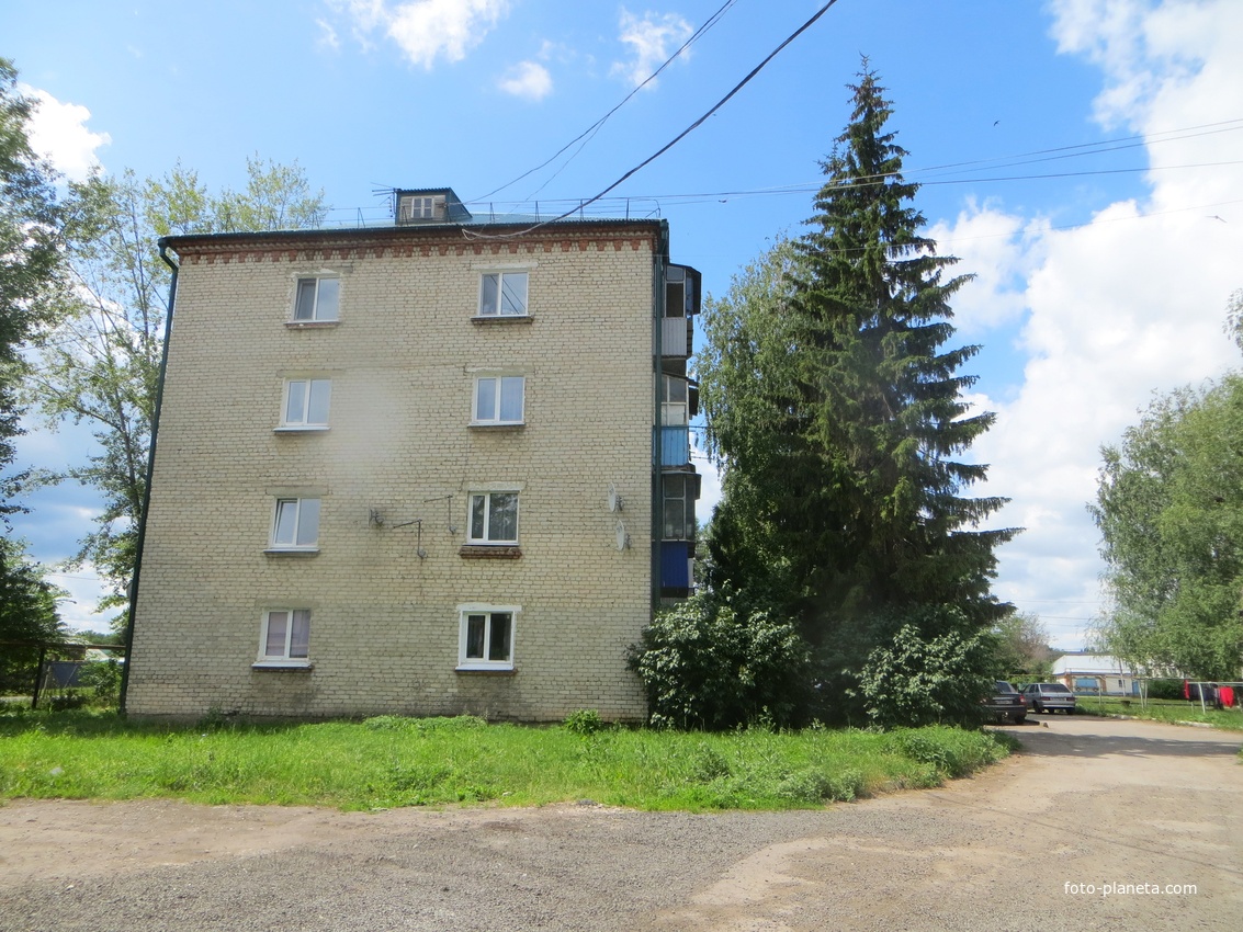 Улица Гагарина, 1