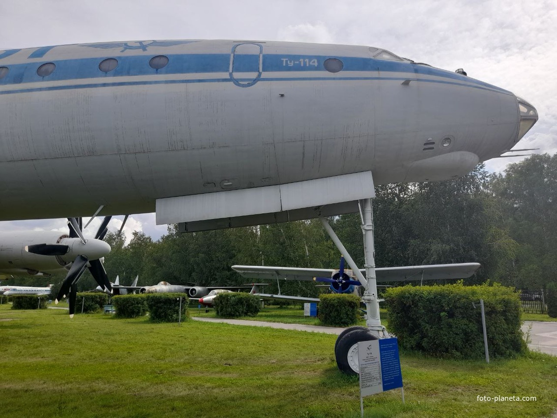 Самолёт Ту-114