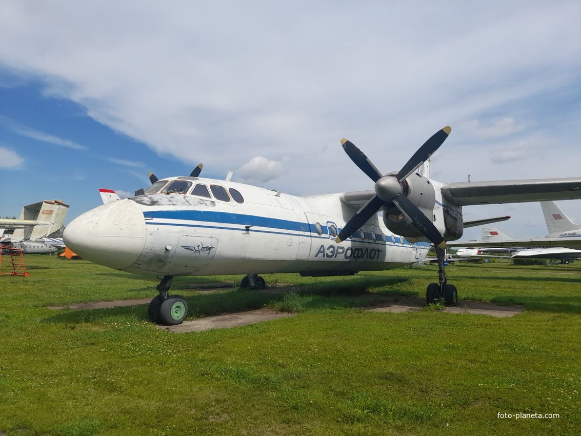 Самолёт Ан-26