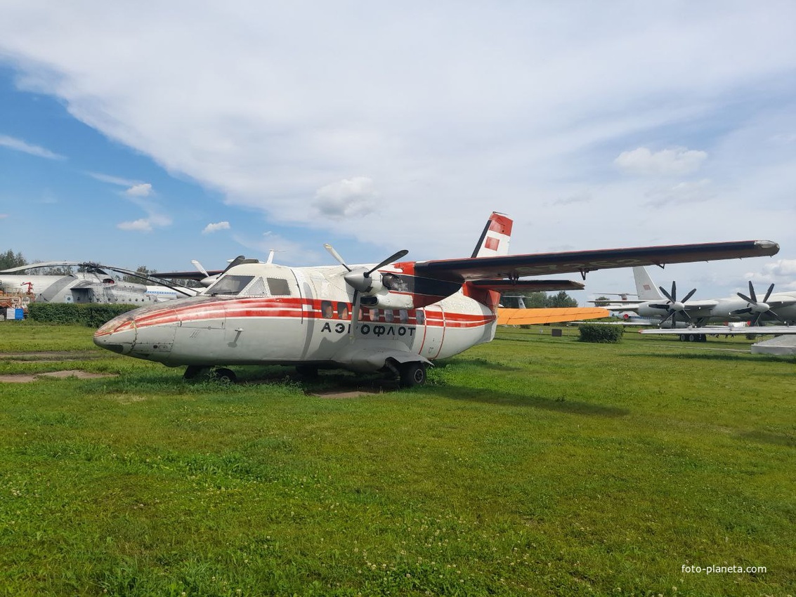 Самолёт Л-410