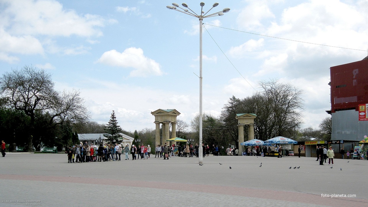 На Театральной площади. 21.04.2013г.