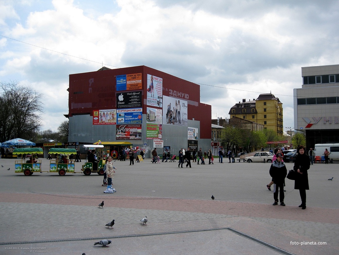 На Театральной площади. 21.04.2013г.