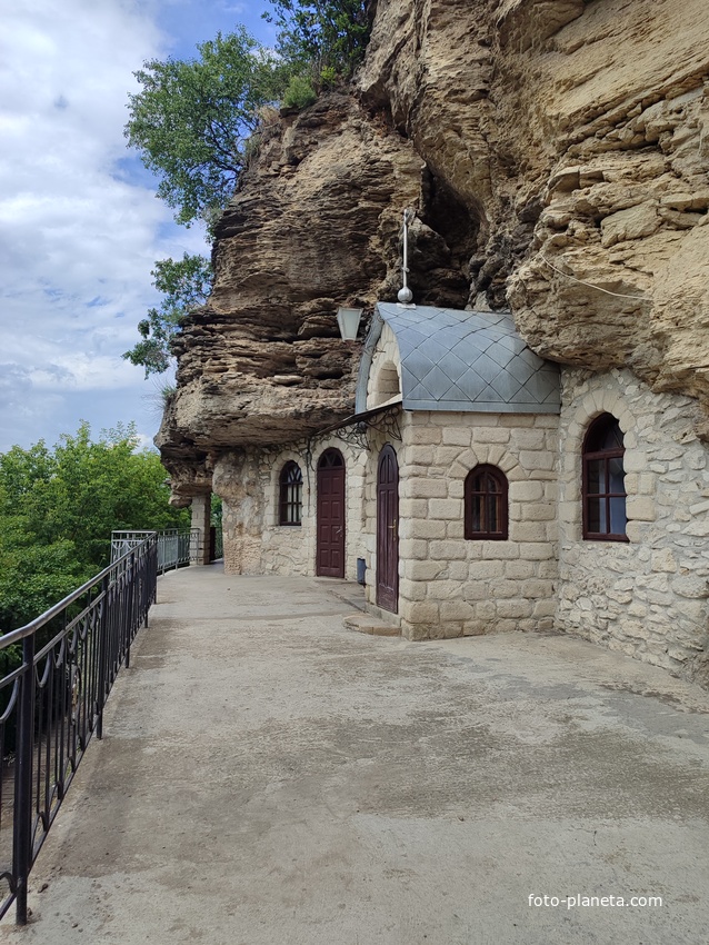 Скальный мужской монастырь.Галица.